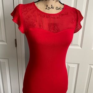 Cute pleated Express top